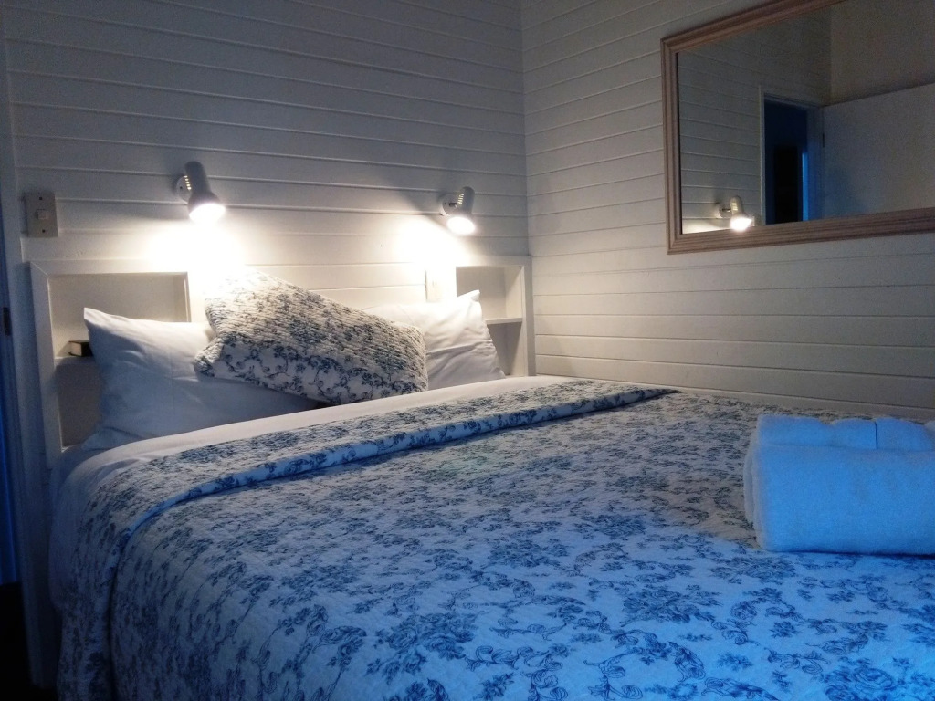 Colonial House Motel
