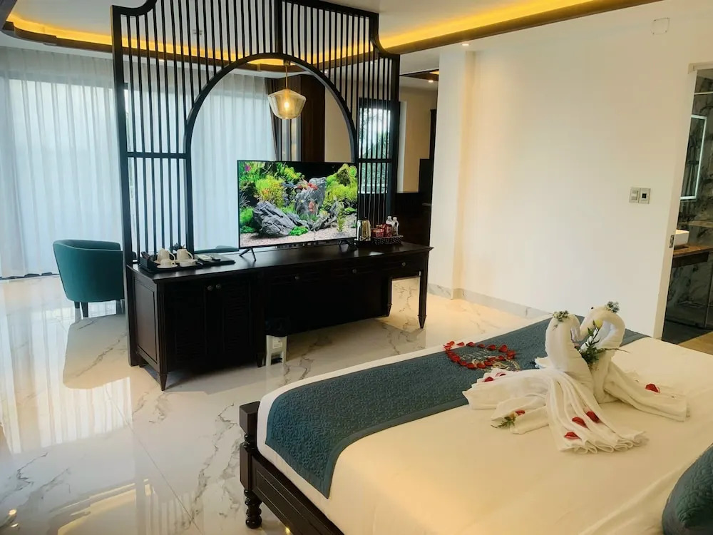 Blue Sea Hue Hotel