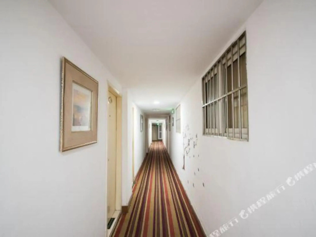Xihuan Business Hotel (Nantong Outer Ring West Road Open University)