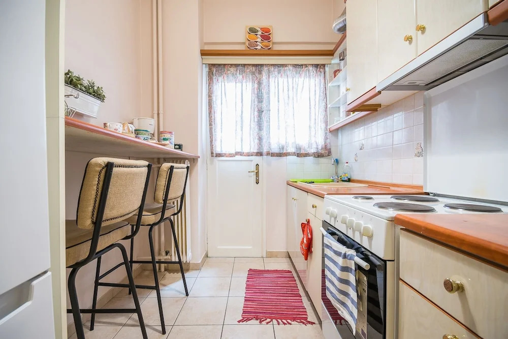 Comfortable Central Athens Flat  by Cloudkeys