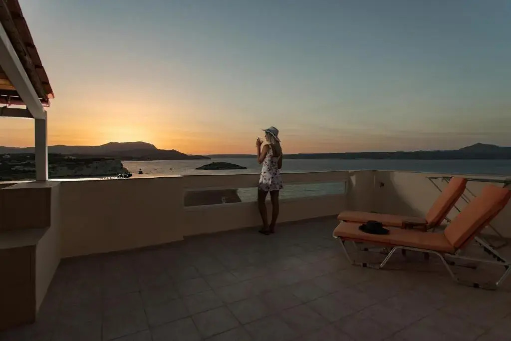 Manos Apartments