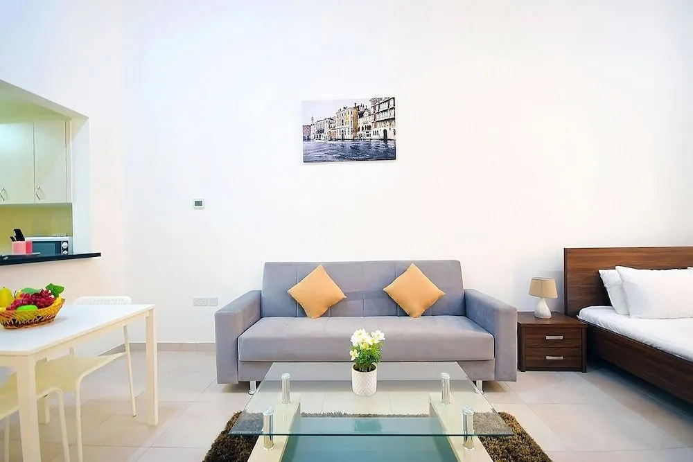 Canal Residence