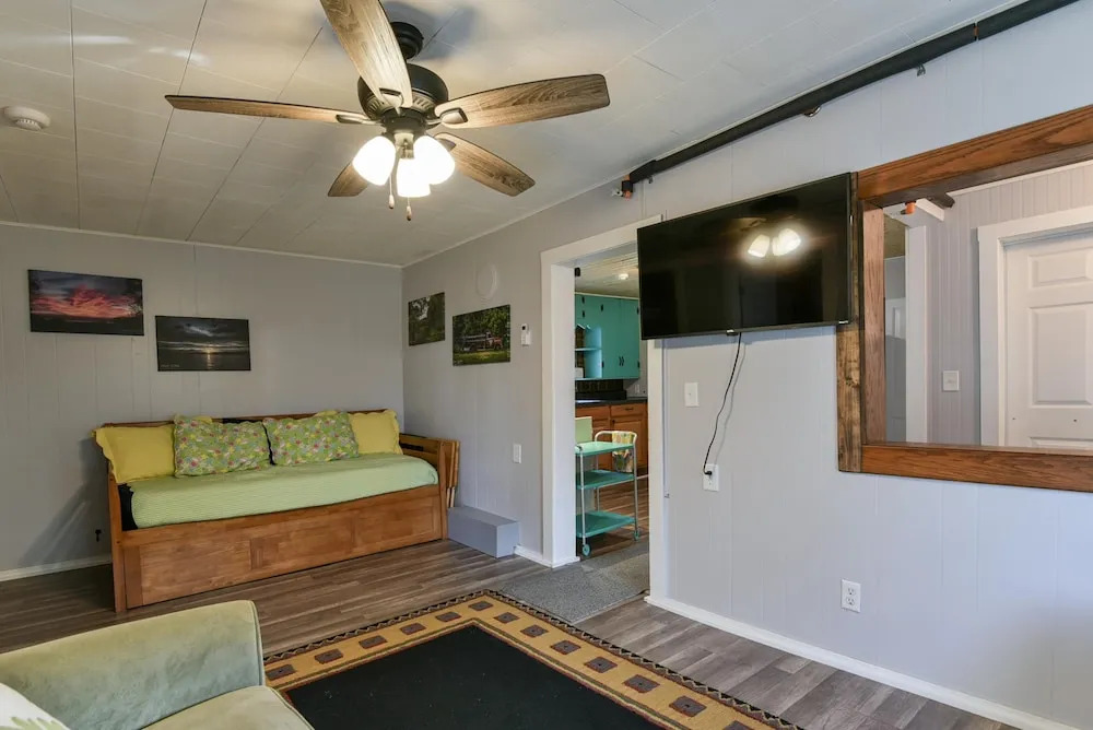 Downtown House in Historic Branson - Awesome Location