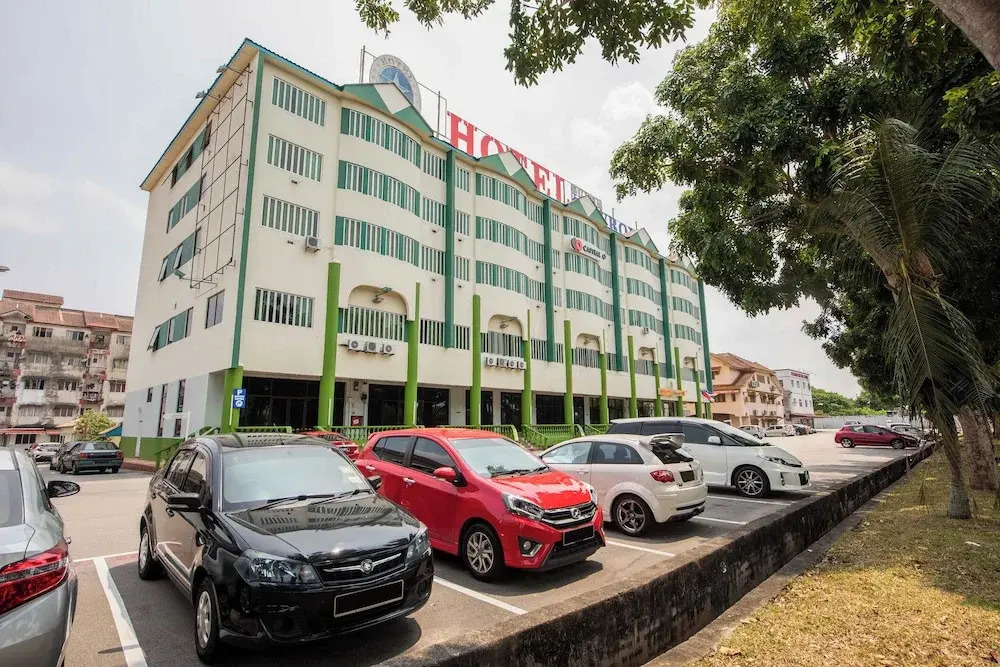 Capital O 91154 Oyo Super Cowboy Hotel Melaka