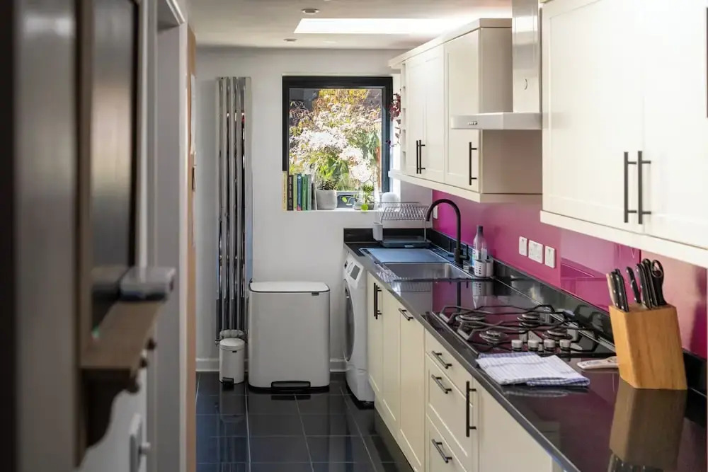 Stylish 2BD with Private Garden & Sauna