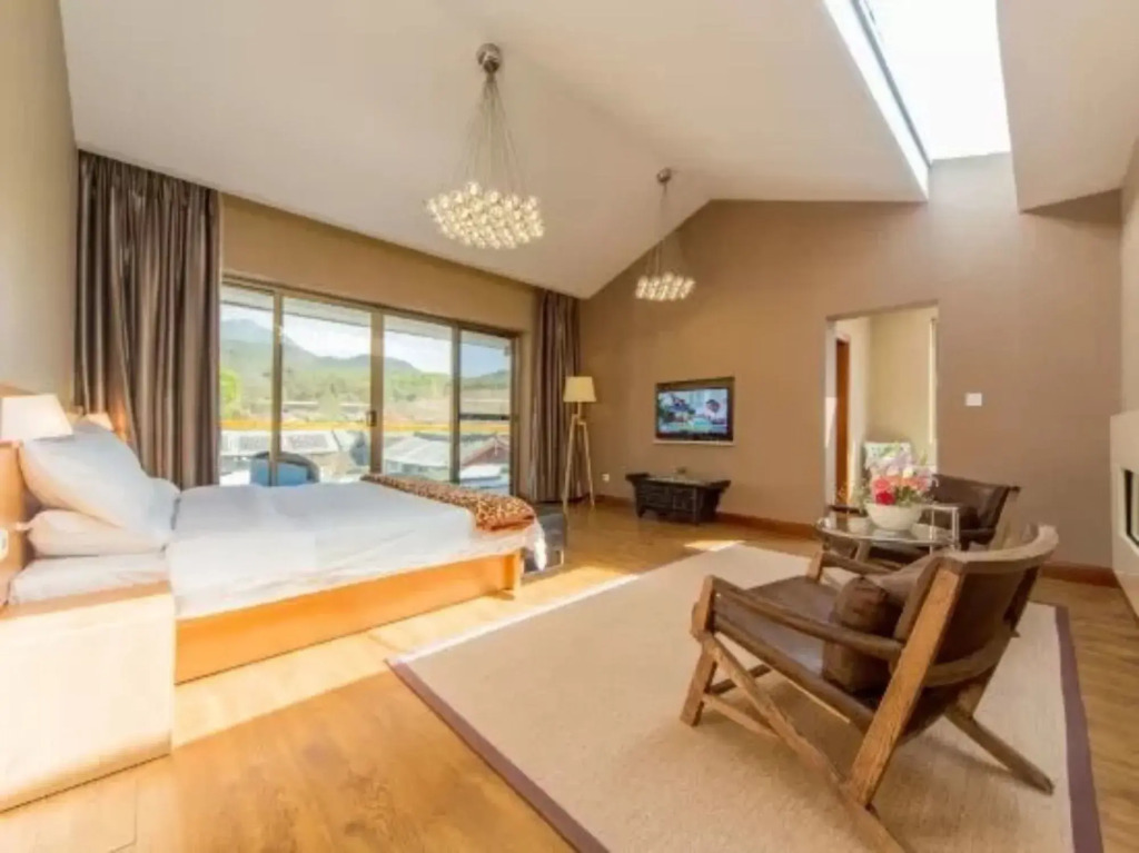 Lijianghai Boutique Holiday Hotel