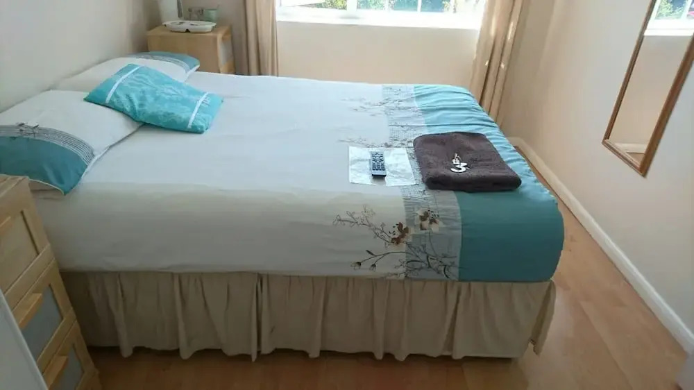 En suite shower room Double room with 1 double deyr