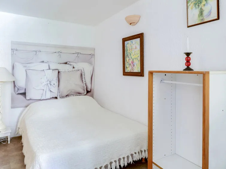 Studio Village de Bormes les Mimosas by Interhome