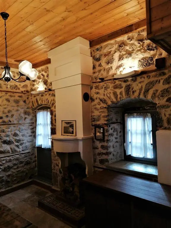 RiverBed Traditional Guest House