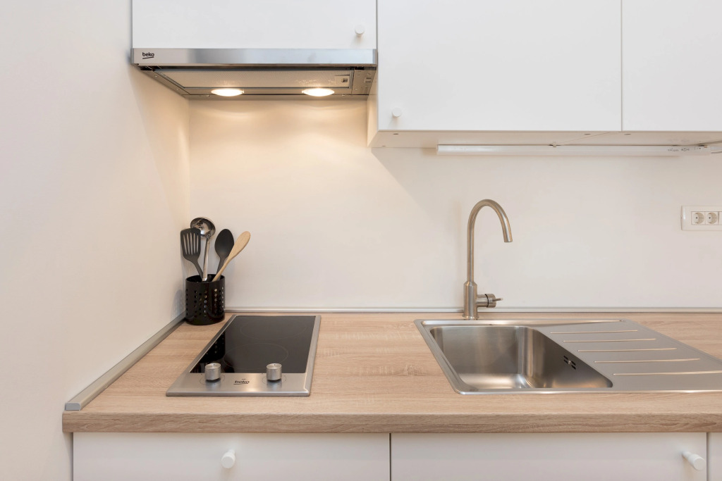 Bright and Spacious Apartment in the City Center!