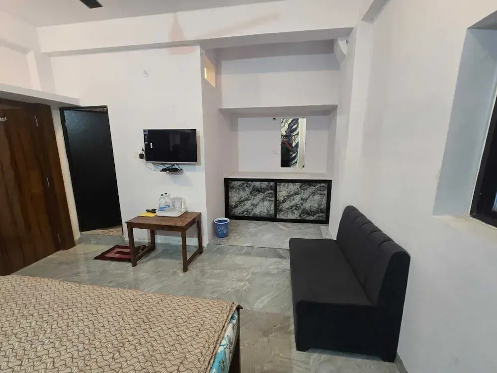 Hotel Aarav Palace