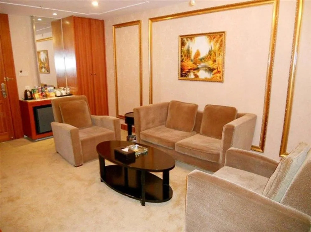 Elegance Hotel