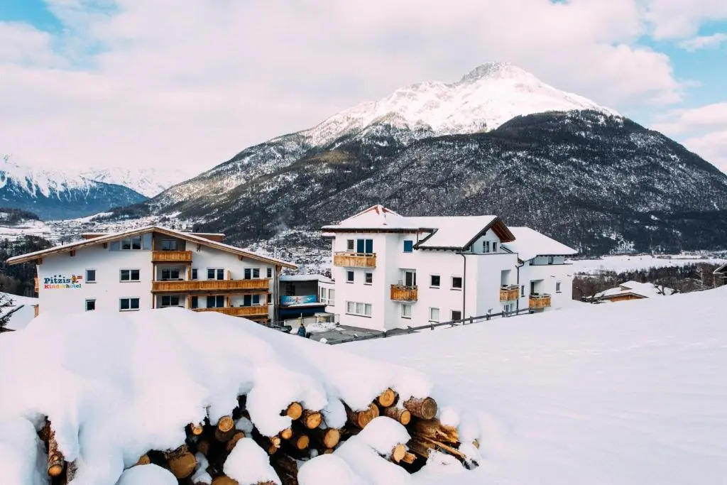 Pitzis Kinderhotel - Family Only