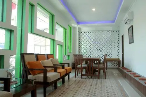 Family Budget Hotels F77