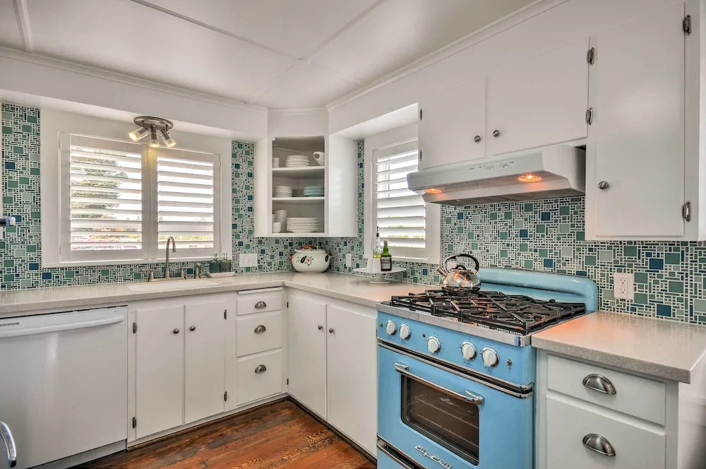 Waterfront Seaside Beach Home w/ Views & Hot Tub!