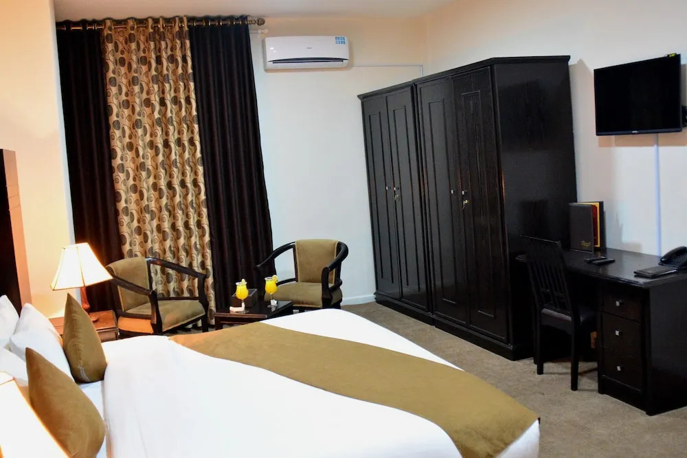 Lilium Hotel