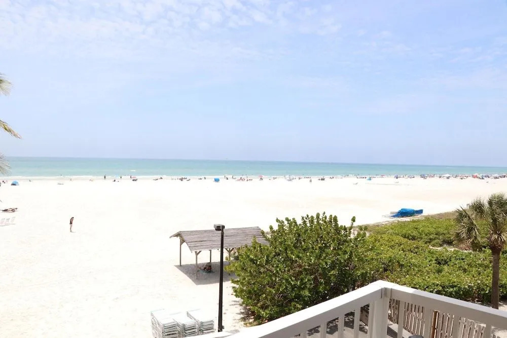 Jamaica Royale T31 - 2 Br Condo