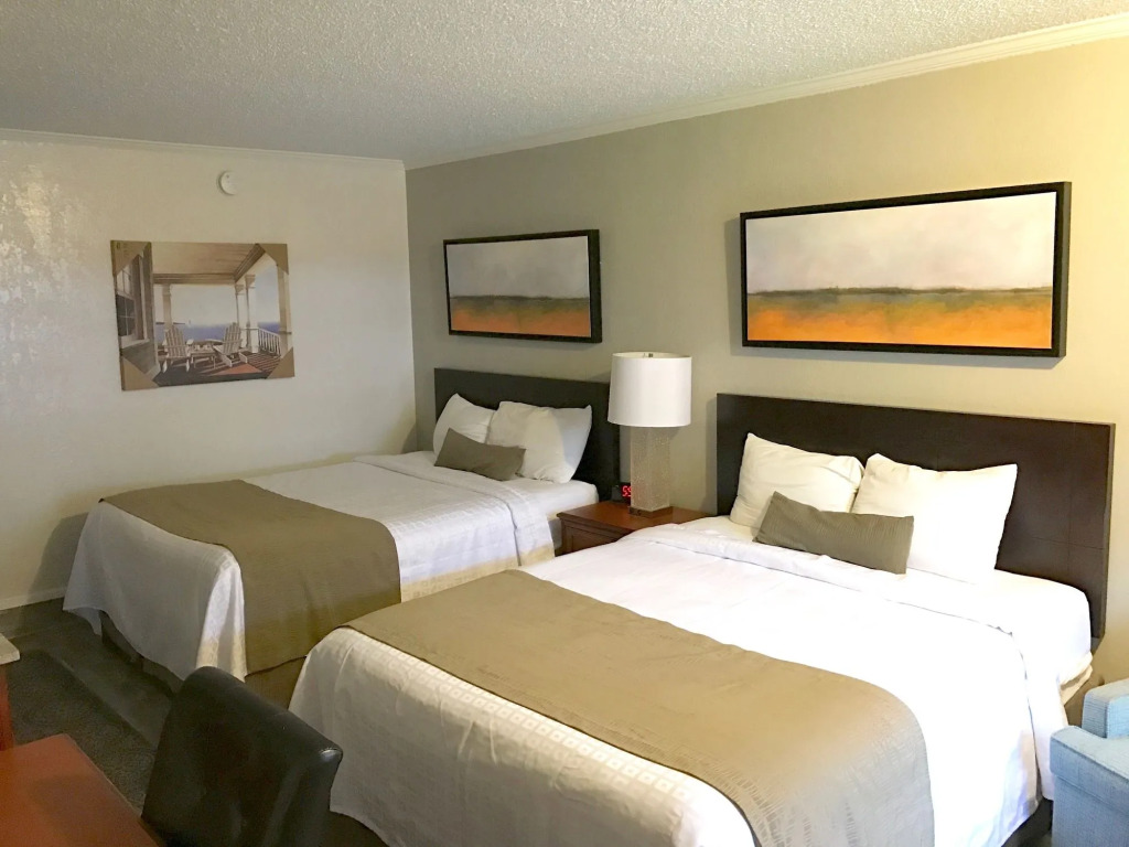 At Home Inn - Pensacola