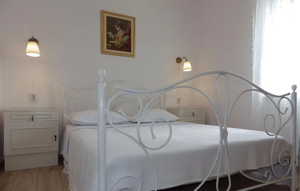Nice Home in Celina With 3 Bedrooms, Internet and Outdoor Swimming Pool