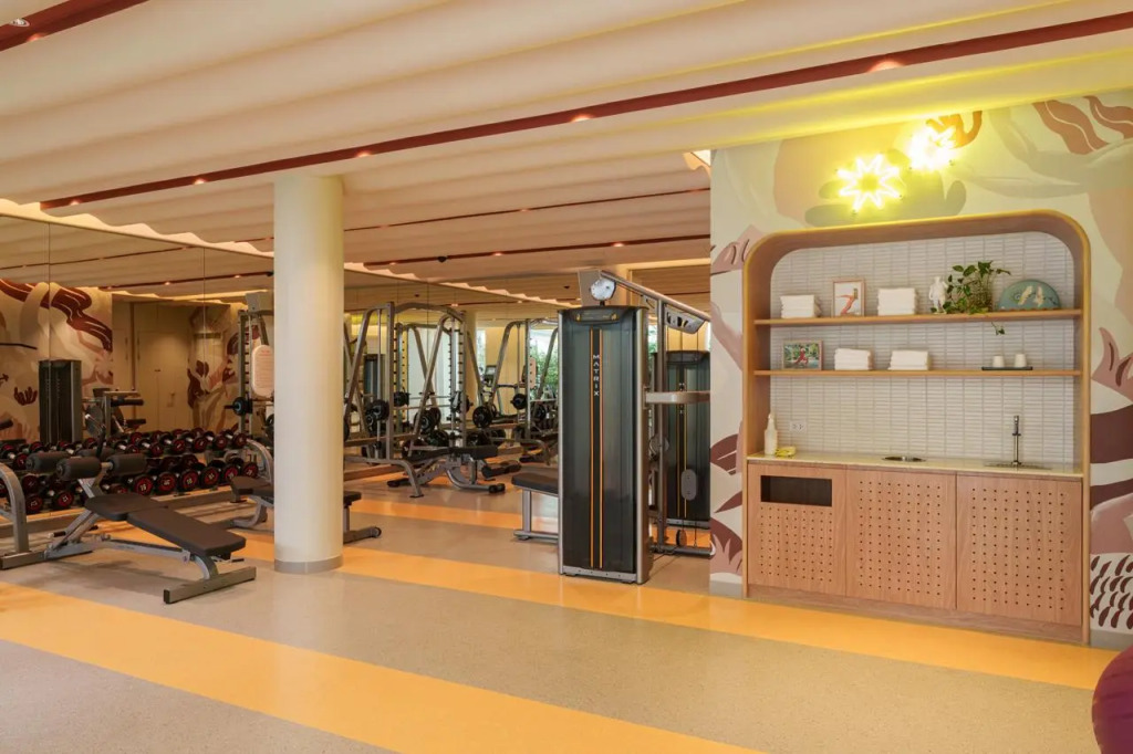 The Standard, Pattaya Na Jomtien