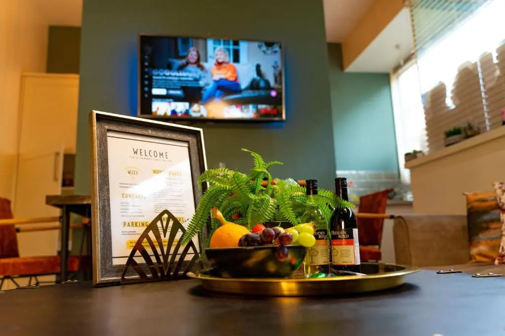 Luxury City Centre Getaway - Prime Location Sleeps 7!