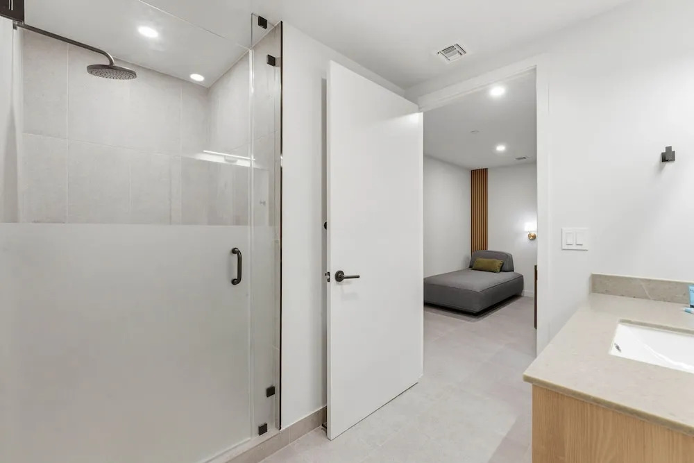 Stylish Miami Stay for 5 Guests