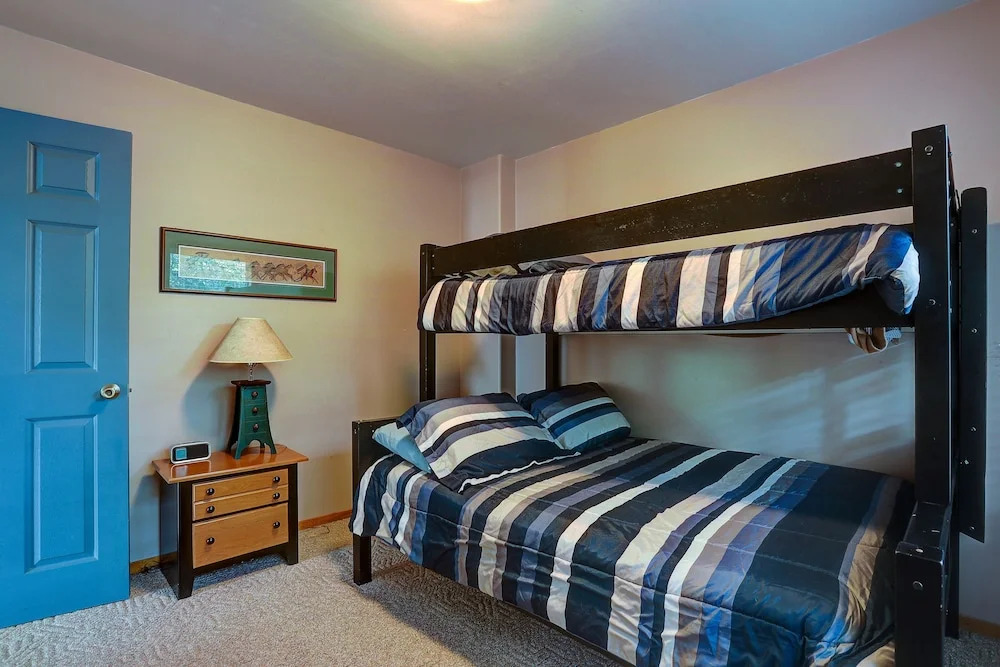 Huckleberry  3 Bedroom Home by RedAwning