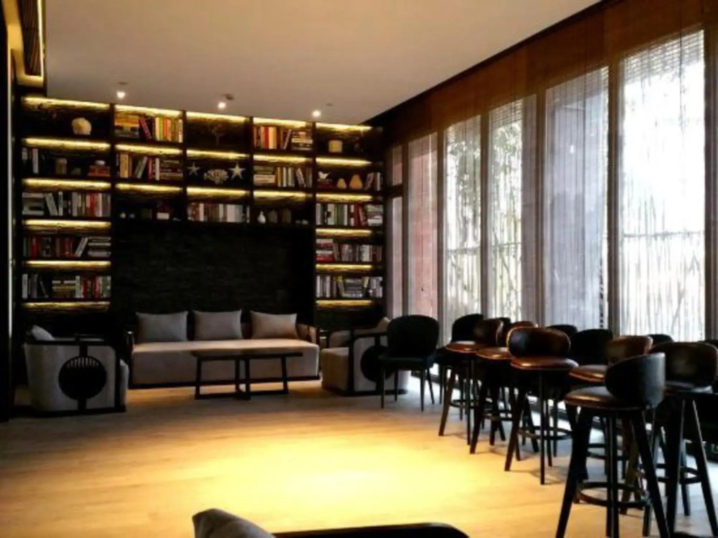 Chongming Dongtan Yue Hotel (Chenjia Town Dongtan Business Plaza)