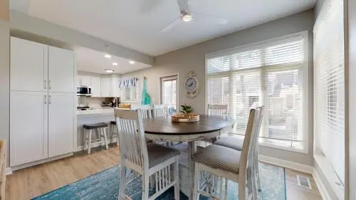Huntington 7645 by RedAwning