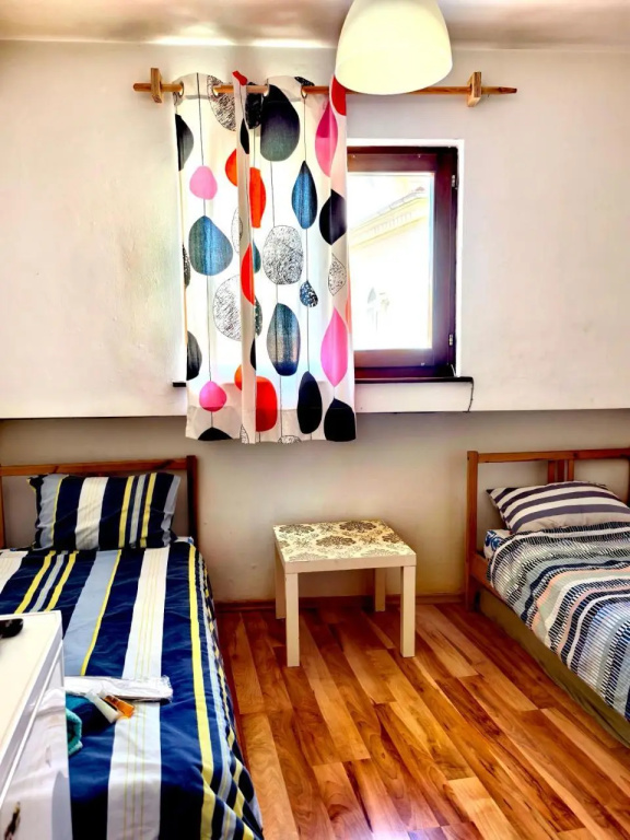 4 Rooms