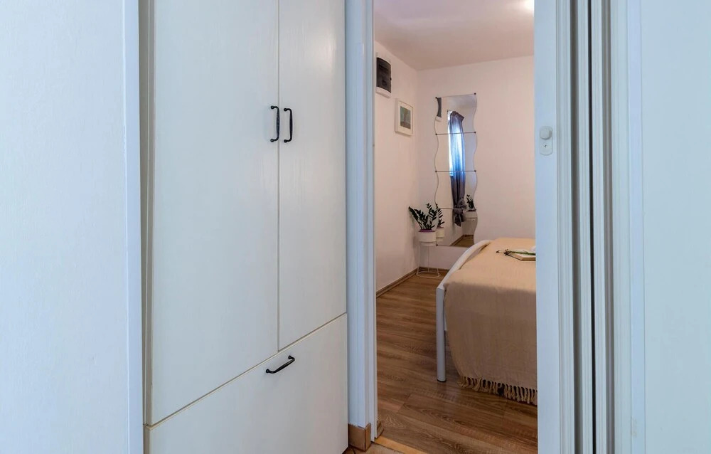 2 Bedroom Stunning Home In Sisan