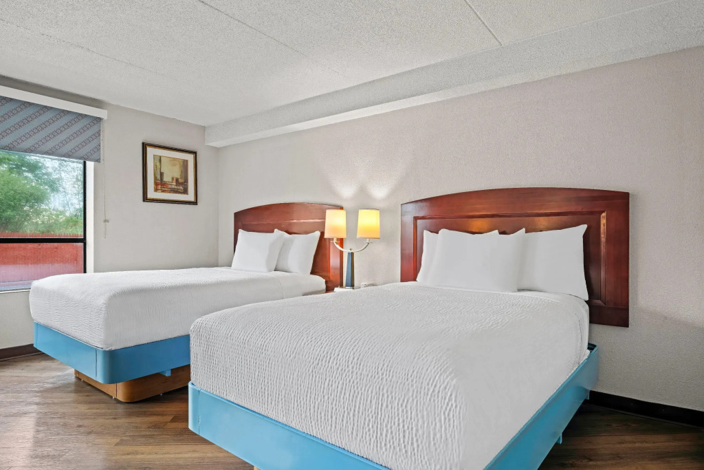 Days Inn by Wyndham Utica