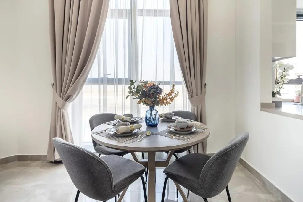 Frank Porter - Majestique Residence