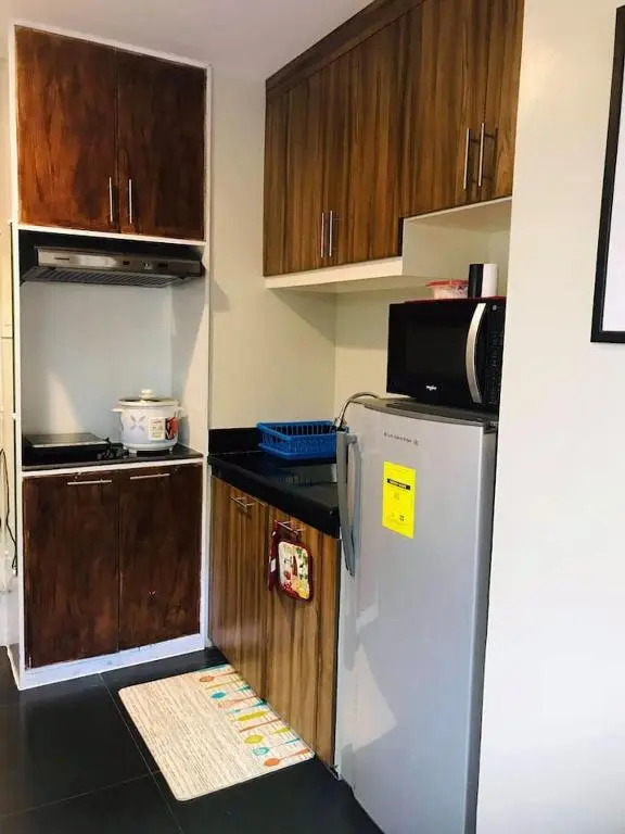 PHILGLO CONDOTELS DOT ACCREDITED Furnished 2 Bedroom at Central Apartments