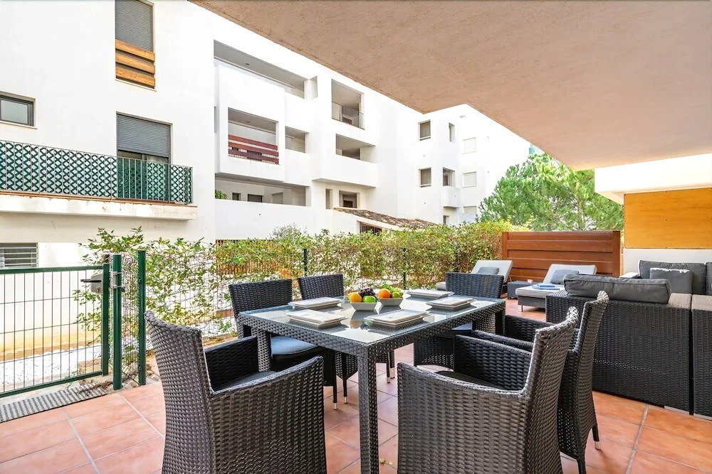 Large Terrace Apartment and near the Pool Ref 38