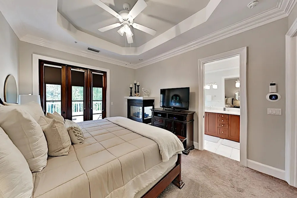 New Listing! Hip Le Jardin Gem W/ Pool & Hot Tub 3 Bedroom Townhouse