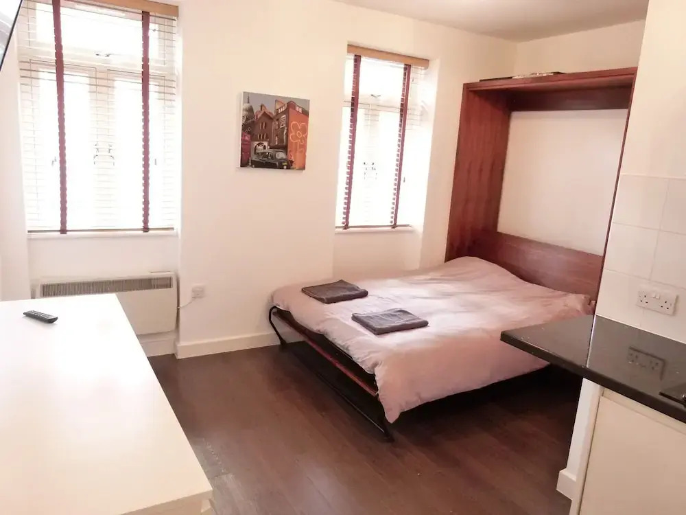 SS Property Hub - City of London Studio Apartment 7
