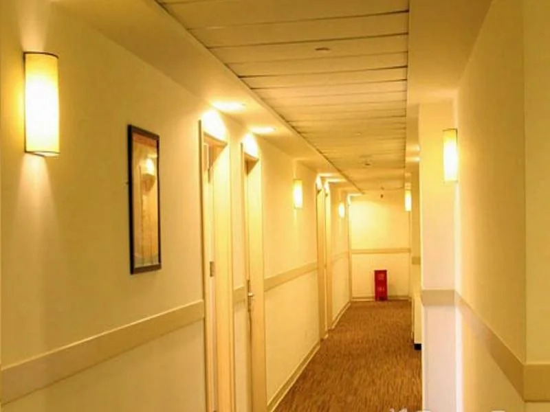 Metropolo Xian Bell Tower Dachaishi Subway Station Hotel