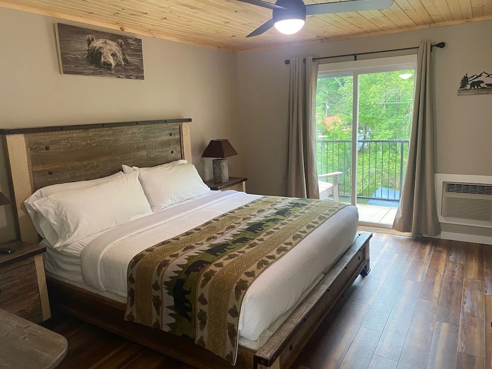 The Carter Lodge On The River