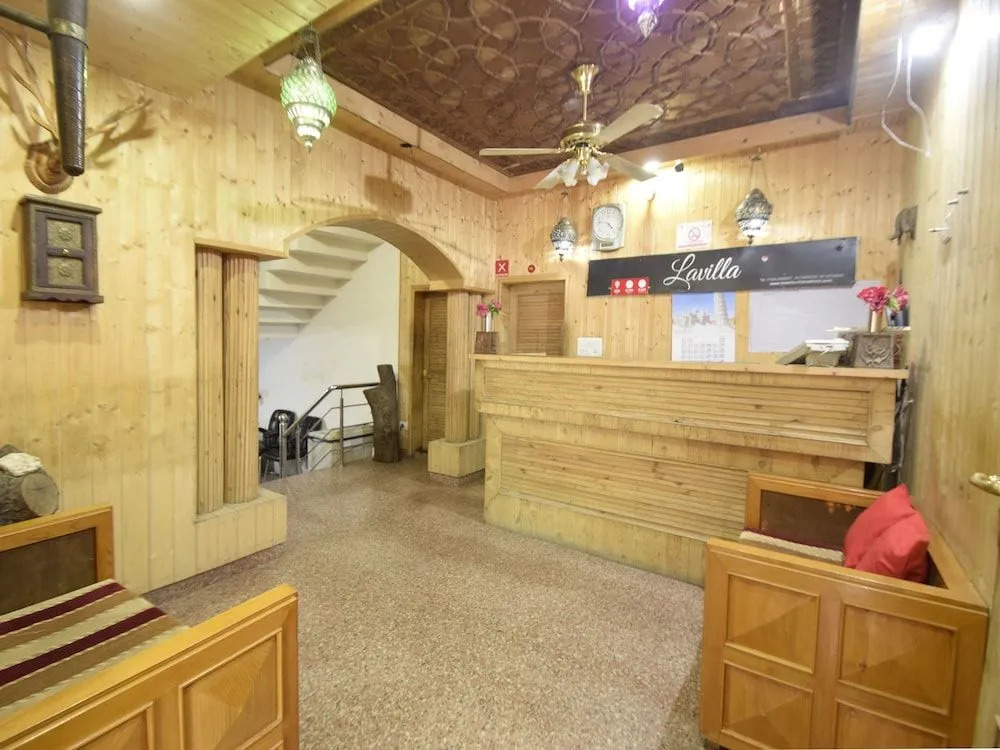 OYO 13099 Lavilla