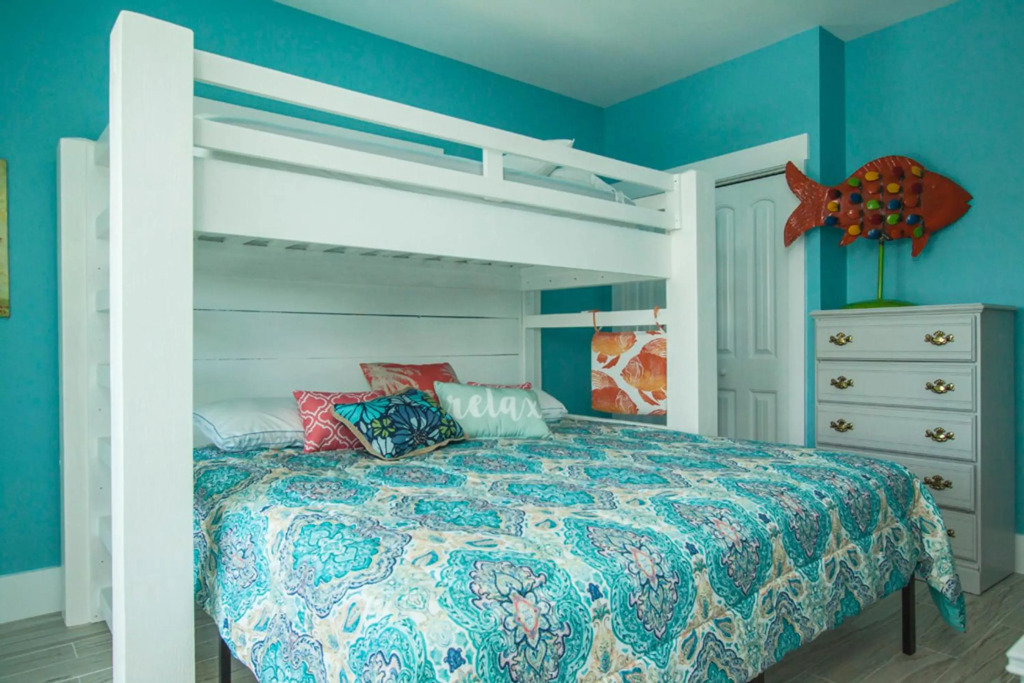 Conch Out by Oak Island Accommodations