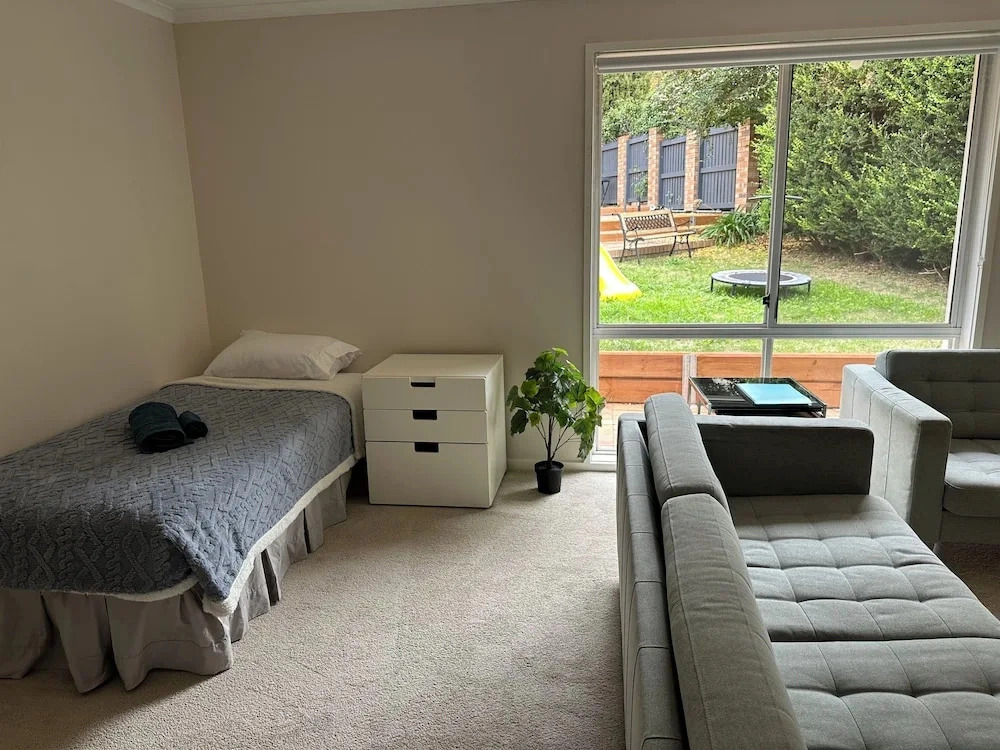 Curtin Cozy 2-bedroom House Near Canberra Hospital