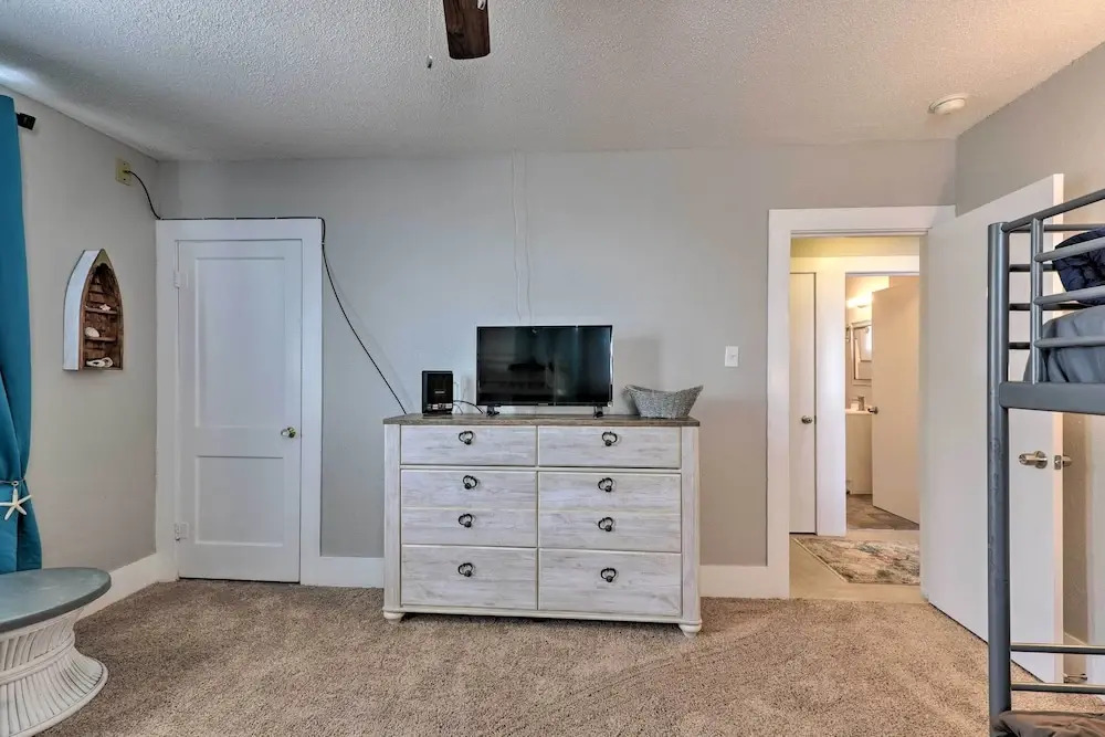 Walk to Beach: Breezy Galveston Apt w/ Deck!