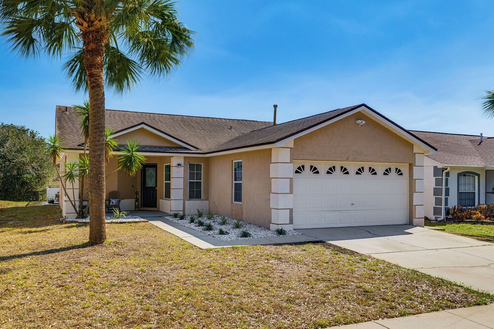 5 Mi to Disney: Renovated Group Getaway, Game Room