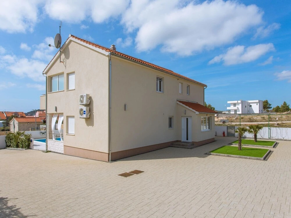Spacious Villa in Vodice With Pool