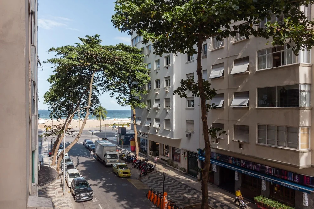 2 Minutes From Copacabana Beach D302
