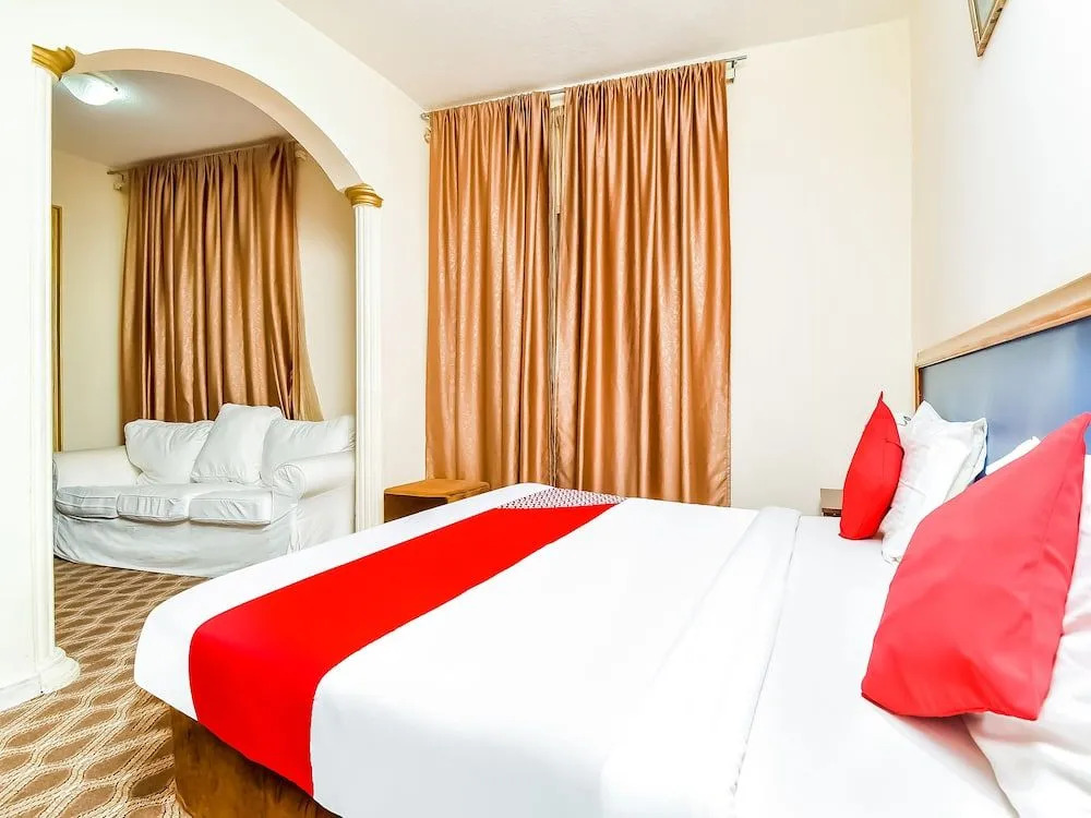 OYO 182 Zariana Hotel