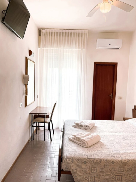 Hotel Sara - 3 Guests Room - n 6