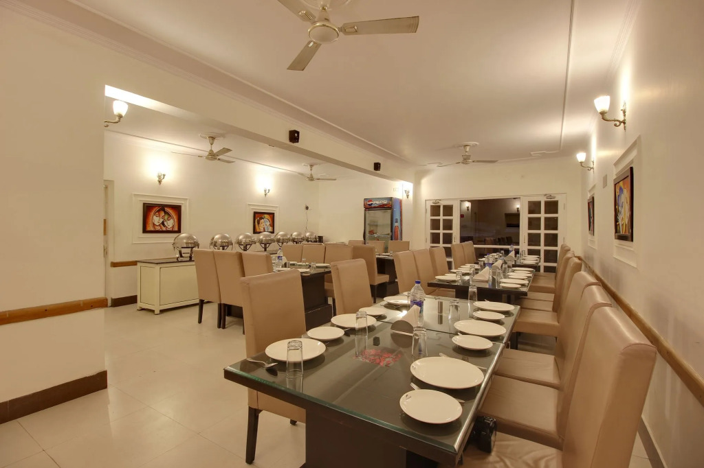 Neelesh Inn - Luxury Lake View Resort with Swimming Pool on Bhimtal Lake