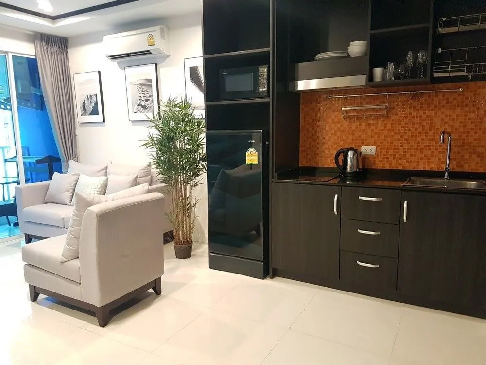 Club Apartments